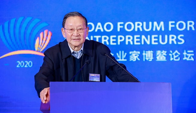 中國(guó)科學(xué)院院士，國(guó)際歐亞科學(xué)院院士，中國(guó)地源熱泵產(chǎn)業(yè)聯(lián)盟名譽(yù)理事長(zhǎng)汪集暘演講