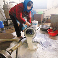 奶業(yè)困局，路在何方？