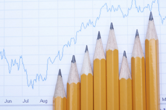 市場(chǎng)估值再回歷史底部 業(yè)績(jī)預(yù)期不悲觀(guān)