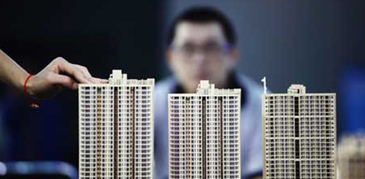 百公里內(nèi)，房價一邊暴漲一邊下跌