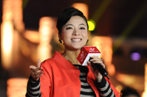 著名青年歌唱家、二炮文工團(tuán)副團(tuán)長(zhǎng)陳思思傾情表演