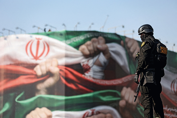 壓力重重，伊朗在經(jīng)歷什么