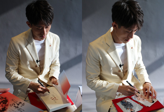 一個人最重要的素質(zhì)其實就是認清自己，不管多么的成功，不要忘記自己的初心，這是最重要的。