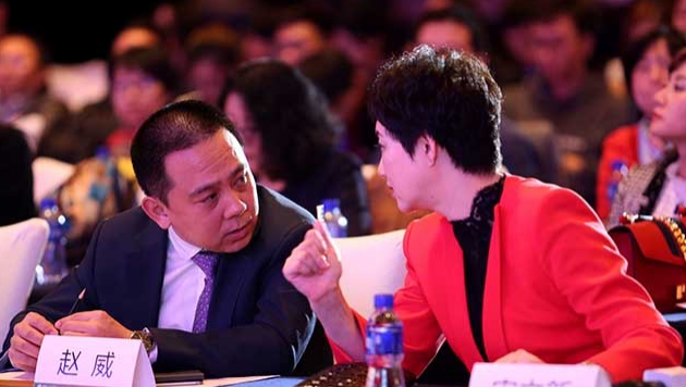 華夏幸福產(chǎn)業(yè)發(fā)展集團總裁趙威、《英才》雜志社社長宋立新現(xiàn)場交流