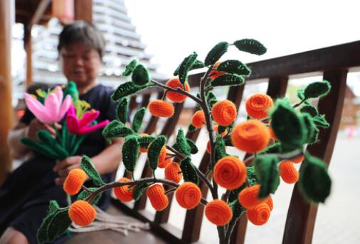 撐起防貧傘，擋住風(fēng)和雨