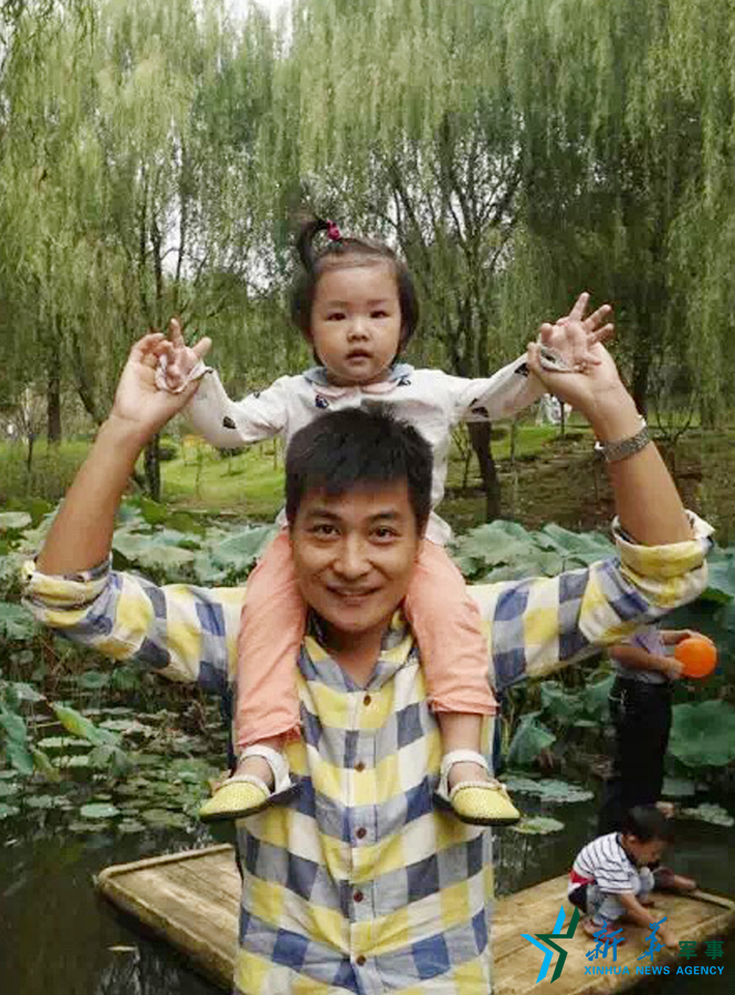 &uarr;資料圖片：張超與女兒合影。