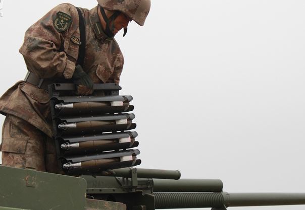 見過給火炮壓彈夾嗎？