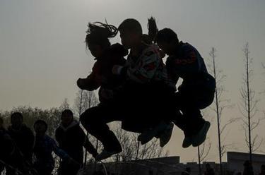 我愛體育課&mdash;&mdash;江蘇睢寧：花樣少年 &ldquo;繩&rdquo;采飛揚