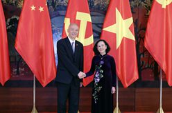 蔡奇同越共中央政治局委員、中央書(shū)記處常務(wù)書(shū)記張氏梅舉行會(huì)談