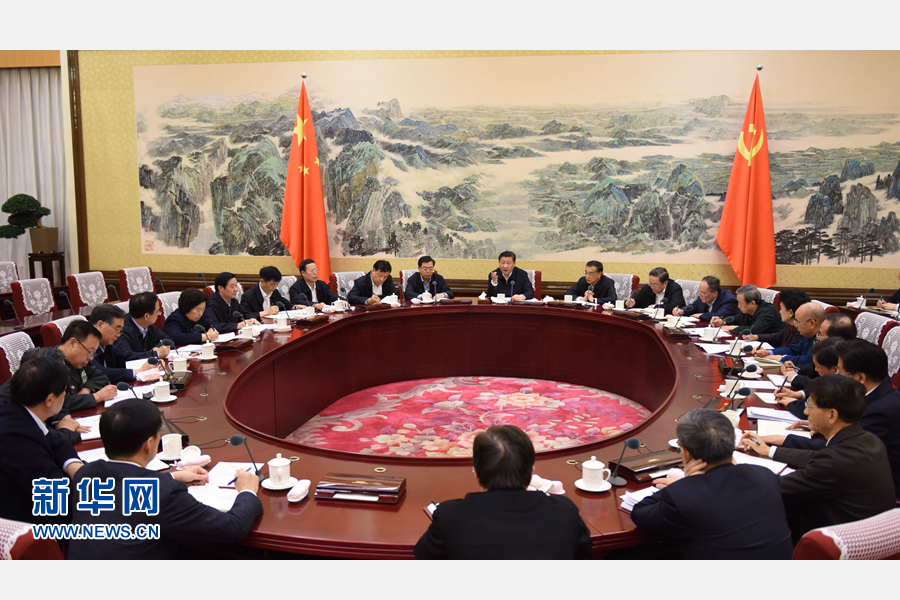 12月28日至29日，中共中央政治局召開(kāi)專題民主生活會(huì)，對(duì)照檢查踐行&ldquo;三嚴(yán)三實(shí)&rdquo;情況，討論研究加強(qiáng)黨風(fēng)廉政建設(shè)措施。中共中央總書(shū)記習(xí)近平主持會(huì)議并發(fā)表重要講話。新華社記者 李學(xué)仁 攝 