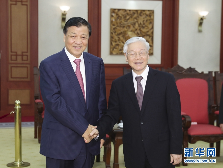 應(yīng)越南共產(chǎn)黨邀請，中共中央政治局常委、中央書記處書記劉云山9月18日至19日對越南進(jìn)行正式訪問。這是9月18日，劉云山在河內(nèi)會見越共中央總書記阮富仲。 新華社記者 丁林 攝