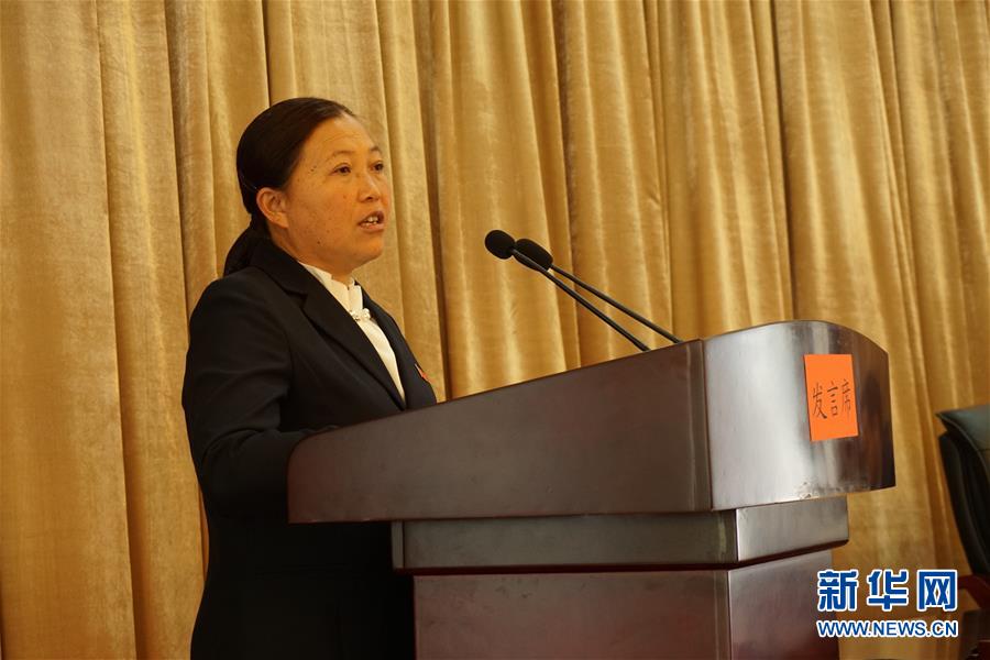 （十九大代表在基層&middot;圖文互動）（1）姚慶英：把&ldquo;鄉(xiāng)村振興&rdquo;落實到田間地頭