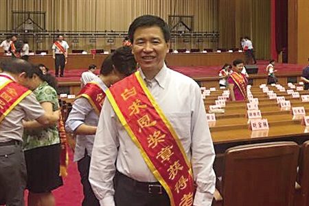 黃國寧被授予我國衛(wèi)生行業(yè)的最高榮譽&ldquo;白求恩獎?wù)?rdquo;。