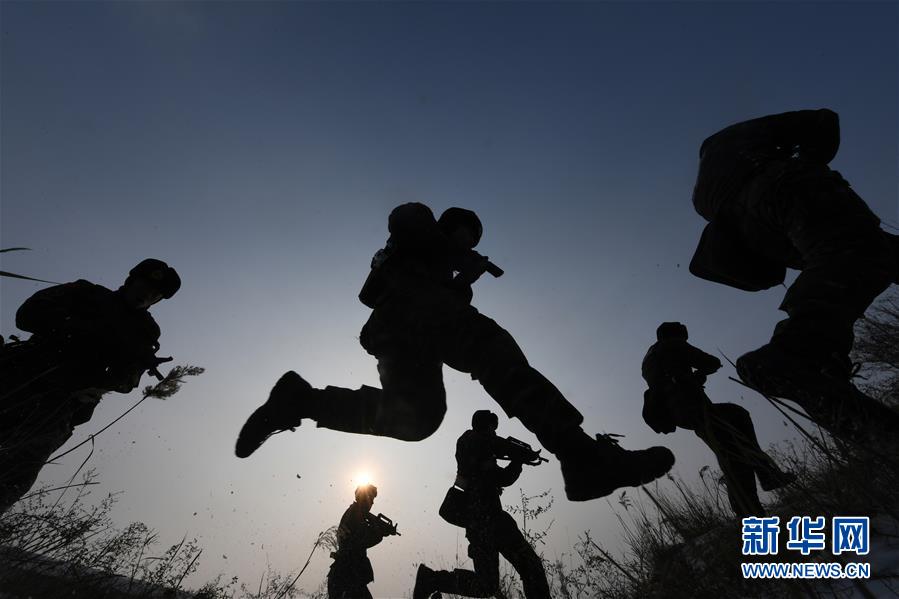 （新華全媒頭條&middot;圖文互動）（12）備戰(zhàn)踏上新起點，練兵展現新氣象&mdash;&mdash;2018中國軍隊新年開訓全景大掃描