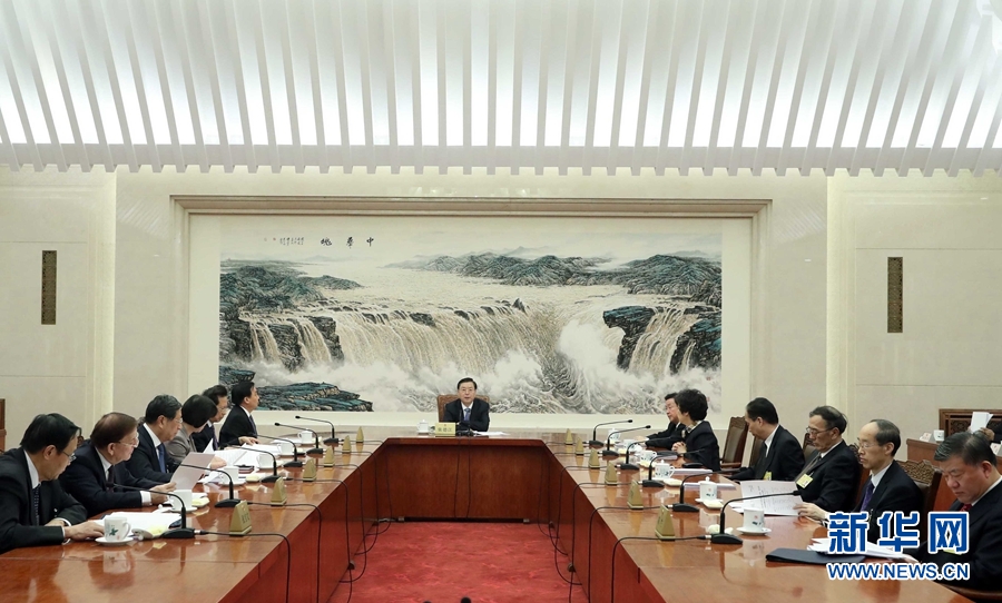 2月23日，十二屆全國人大常委會第一百一十三次委員長會議在北京人民大會堂舉行，張德江委員長主持。 新華社記者 劉衛(wèi)兵 攝