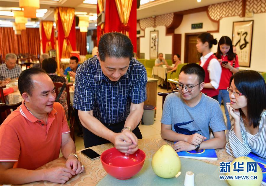 （新華全媒頭條&middot;我們的節(jié)日&middot;中秋&middot;圖文互動）（2）明月寄相思 家國總關(guān)情&mdash;&mdash;詩詞引出的中秋故事