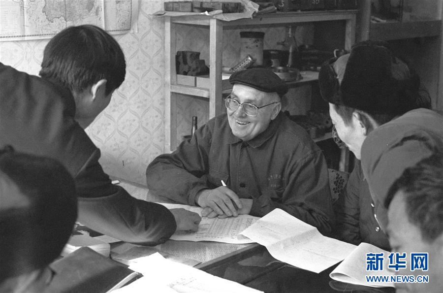 （圖文互動）（2）為發(fā)展和進步，與中國攜手同行&mdash;&mdash;中國改革友誼獎?wù)芦@得者群像 