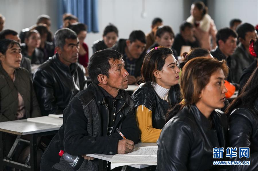 （新華全媒頭條&middot;圖文互動(dòng)）（7）一步千年，&ldquo;最后的沙漠部落&rdquo;遷入新家園