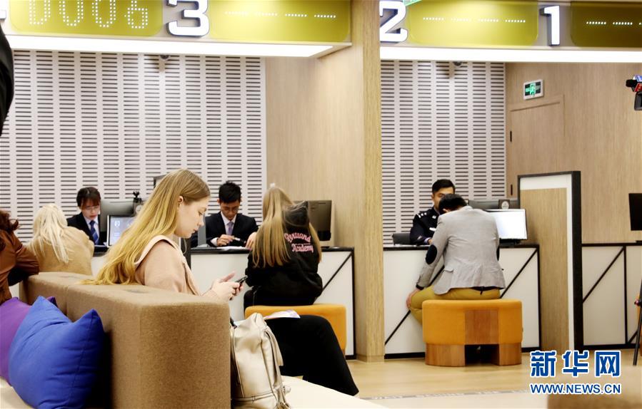 （壯麗70年 奮斗新時(shí)代&mdash;&mdash;推動(dòng)高質(zhì)量發(fā)展調(diào)研行&middot;圖文互動(dòng)）（1）這個(gè)&ldquo;456&rdquo;不簡(jiǎn)單&mdash;&mdash;內(nèi)外聯(lián)動(dòng)開(kāi)放釋放&ldquo;上海磁力&rdquo;