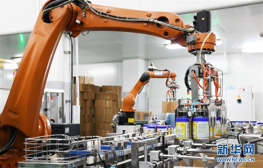 （在習(xí)近平新時代中國特色社會主義思想指引下&mdash;&mdash;新時代新作為新篇章&middot;圖文互動）（4）&ldquo;無人作業(yè)&rdquo;來臨 綠色食品&ldquo;當(dāng)家&rdquo;&mdash;&mdash;黑龍江探索現(xiàn)代農(nóng)業(yè)發(fā)展路徑