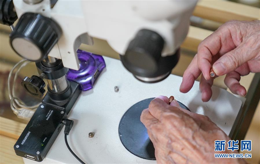 （新華全媒頭條&middot;時代先鋒&middot;圖文互動）（7）傳奇的英雄 無悔的忠誠&mdash;&mdash;記刑偵痕跡檢驗專家崔道植