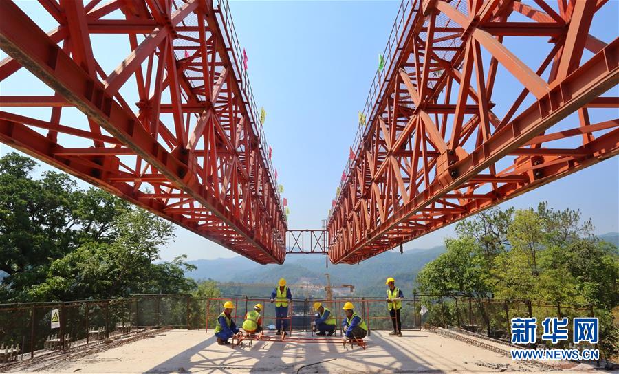 （壯麗70年&middot;奮斗新時代&mdash;&mdash;共和國發(fā)展成就巡禮）（3）云嶺彩卷繪 高原氣象新&mdash;&mdash;新中國成立70年云南發(fā)展巡禮