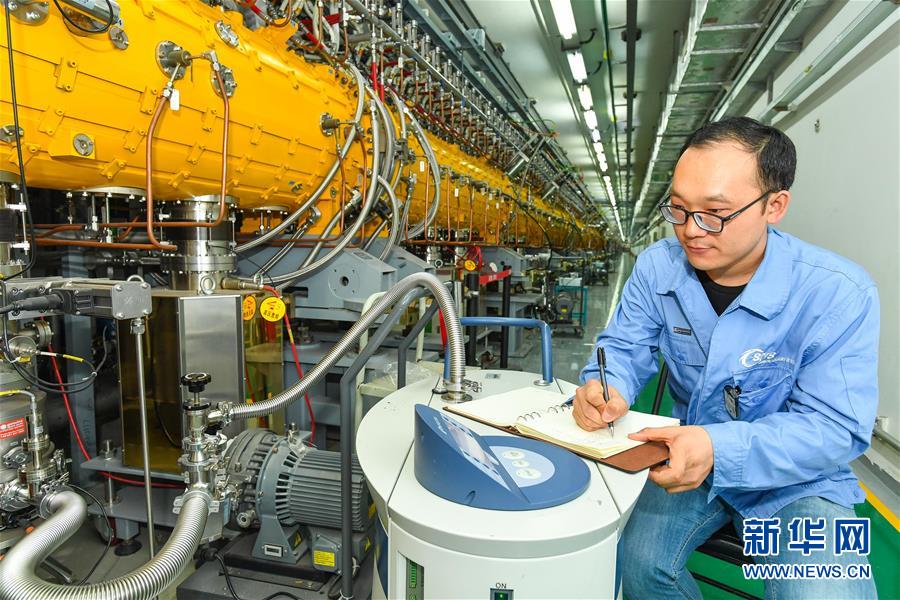 （壯麗70年&middot;奮斗新時代&mdash;&mdash;共和國發(fā)展成就巡禮&middot;圖文互動）（5）南粵譜寫新篇章　敢為人先再出發(fā)&mdash;&mdash;廣東70年跨越式發(fā)展紀實