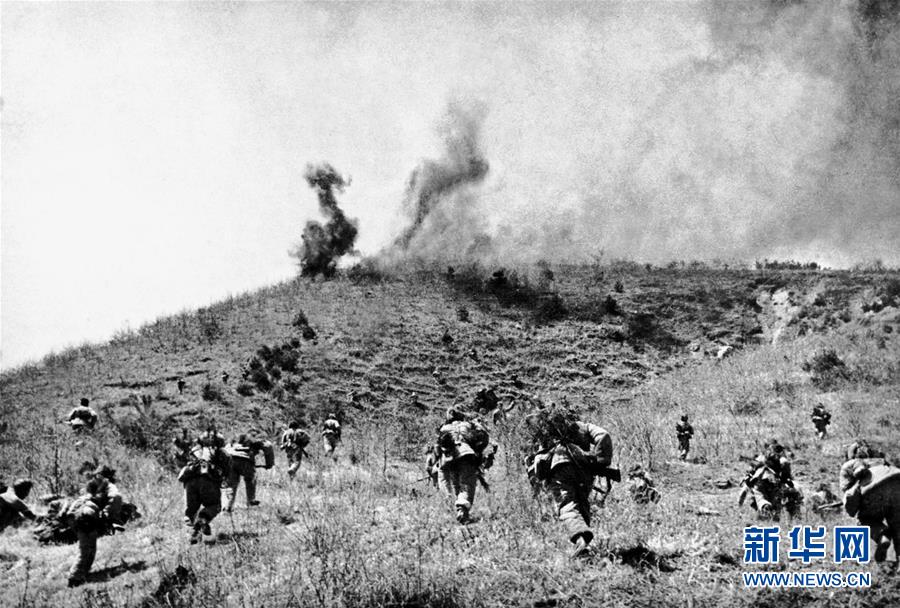 （圖文互動）（1）為了&ldquo;中國號&rdquo;巨輪揚(yáng)帆遠(yuǎn)航&mdash;&mdash;中國共產(chǎn)黨領(lǐng)導(dǎo)下的人民軍隊(duì)忠于祖國、服務(wù)人民啟示錄