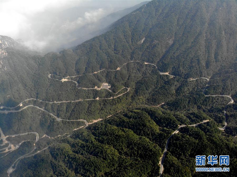 （新華全媒頭條&middot;時代先鋒&middot;圖文互動）（7）換得秋實一夏花&mdash;&mdash;追記基層青年紀檢監(jiān)察干部李夏