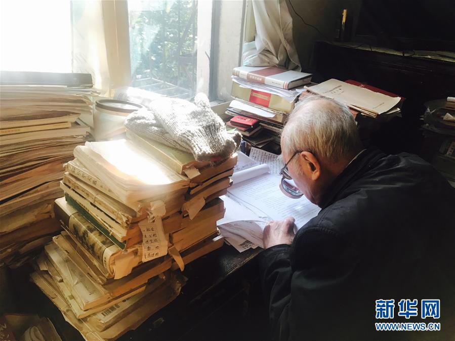 （新華全媒頭條&middot;圖文互動）（10）滄海橫流 信仰彌堅&mdash;&mdash;記共產(chǎn)黨員、湘潭大學(xué)九旬教授滄南