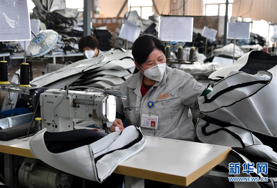 （圖文互動(dòng)）（5）&ldquo;春天到了，熟悉的生活正在慢慢回來&rdquo;&mdash;&mdash;陜西多地復(fù)產(chǎn)復(fù)工一線見聞