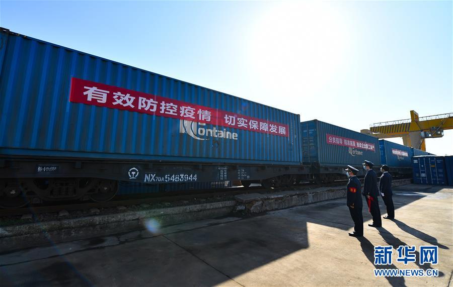 （抓好經(jīng)濟發(fā)展　應(yīng)對復(fù)雜局面&middot;圖文互動）（2）&ldquo;我們的訂單正回流&rdquo;&mdash;&mdash;江西外貿(mào)企業(yè)復(fù)工復(fù)產(chǎn)見聞