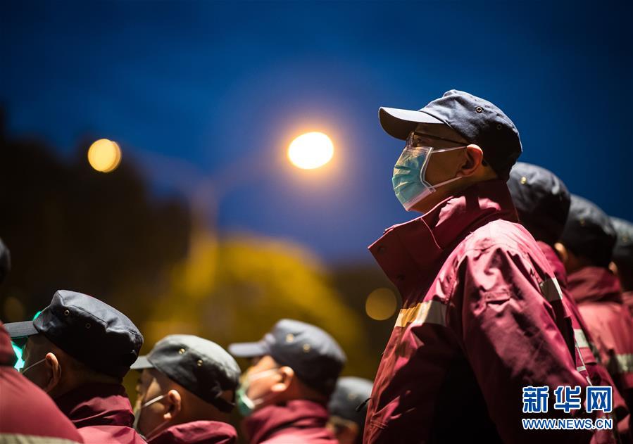 （新華全媒頭條&middot;圖文互動）（12）最美逆行者，武漢永遠記得你！&mdash;&mdash;首批援鄂醫(yī)療隊返程紀實