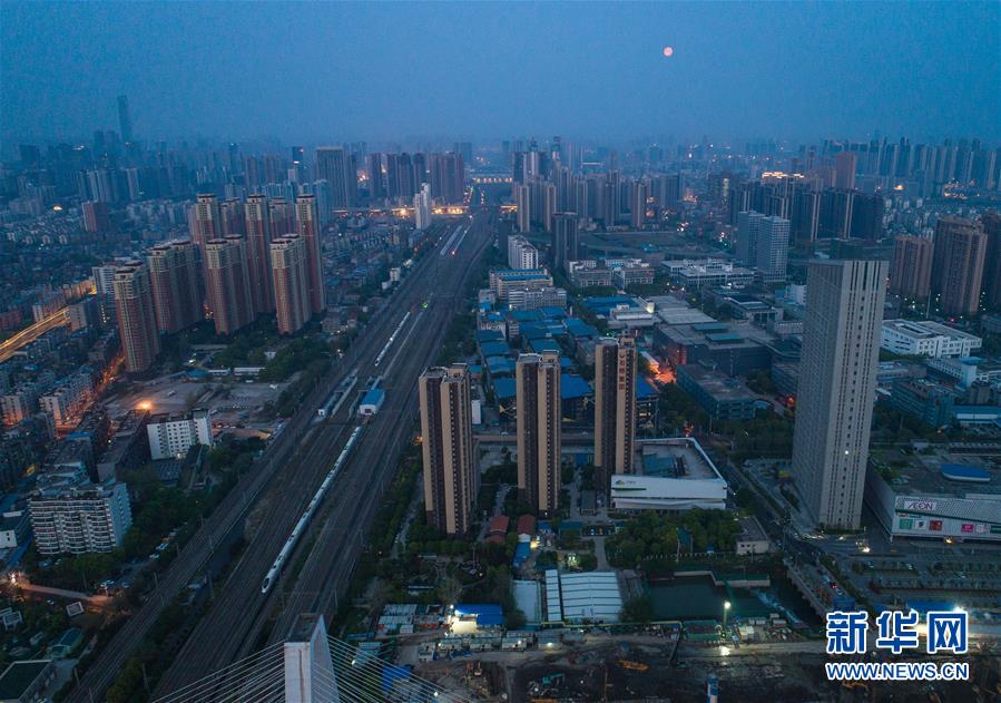 （新華全媒頭條&middot;圖文互動(dòng)）（4）武漢重啟，不負(fù)春天&mdash;&mdash;寫在武漢&ldquo;解封&rdquo;之際