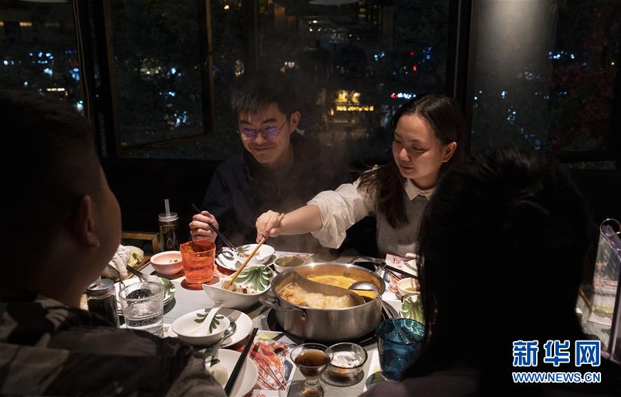 （圖文互動）（5）火鍋與分餐制&ldquo;同行&rdquo;&mdash;&mdash;四川成都餐飲新風(fēng)尚觀察