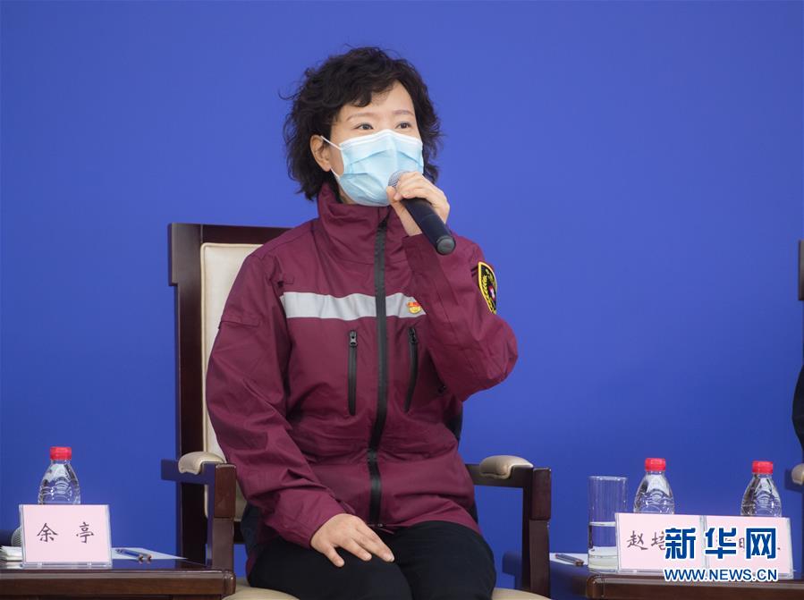 （聚焦疫情防控&middot;圖文互動(dòng)）（5）分秒必爭(zhēng)！一切為了治病救人&mdash;&mdash;中國(guó)抗疫生命至上的生動(dòng)實(shí)踐