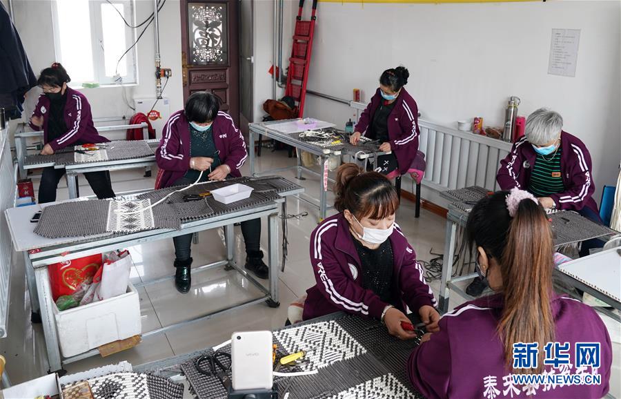 （在習(xí)近平新時代中國特色社會主義思想指引下&mdash;&mdash;新時代新作為新篇章&middot;習(xí)近平總書記關(guān)切事&middot;圖文互動）（2）助你飛翔，擁抱陽光&mdash;&mdash;助力殘疾人脫貧攻堅故事