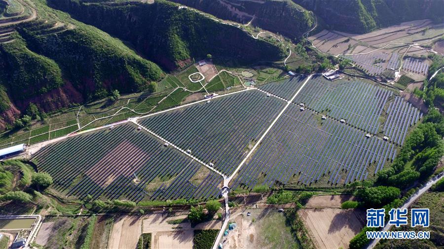 （決戰(zhàn)決勝脫貧攻堅(jiān)&middot;圖文互動(dòng)）黃土高原上的&ldquo;陽(yáng)光存折&rdquo;&mdash;&mdash;山西光伏扶貧富民記
