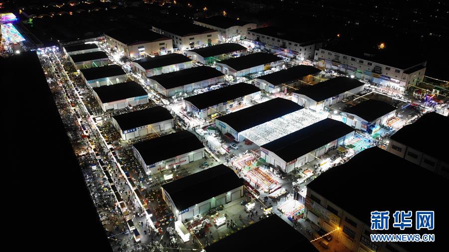 (圖文互動(dòng))(3)濟(jì)南最大地?cái)偔h(huán)聯(lián)夜市成“網(wǎng)紅打卡地”