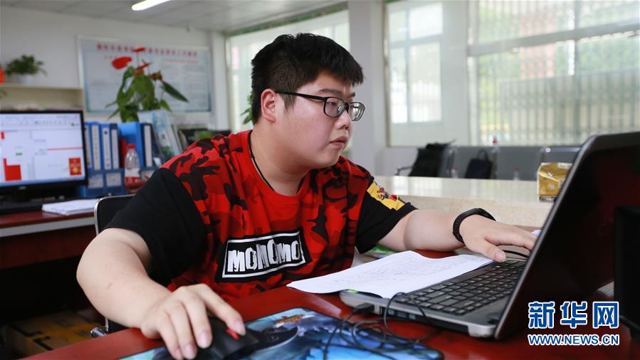  （新華全媒頭條&middot;圖文互動(dòng)）（3）青春，在希望的田野上&mdash;&mdash;大別山區(qū)尋訪&ldquo;城歸&rdquo;大學(xué)畢業(yè)生