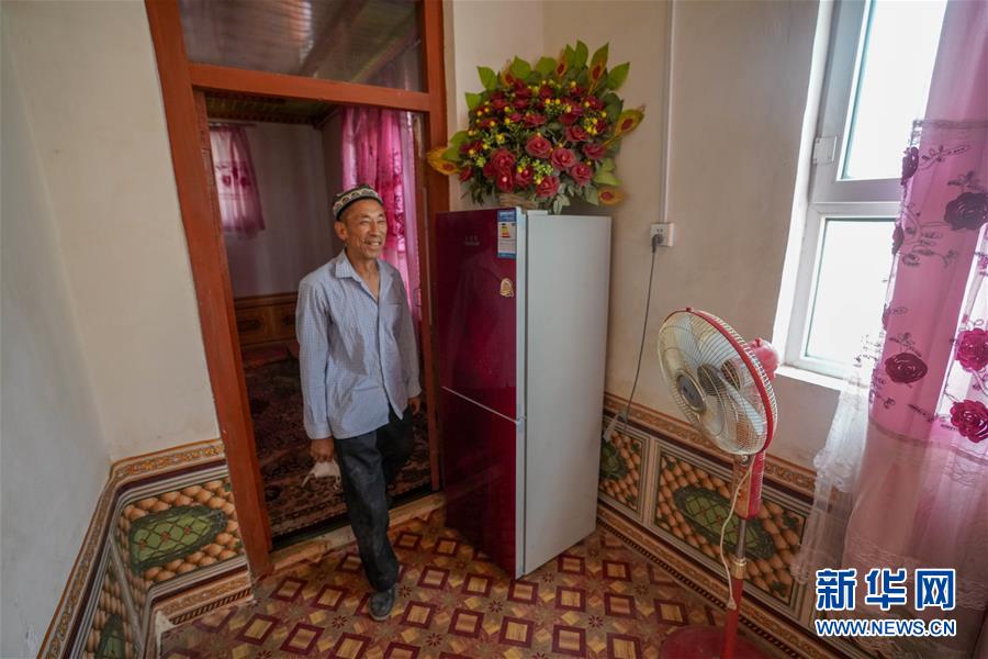 （決戰(zhàn)決勝脫貧攻堅&middot;圖文互動）（4）&ldquo;掃&rdquo;出脫貧路：南疆深貧村巧變&ldquo;創(chuàng)業(yè)村&rdquo;