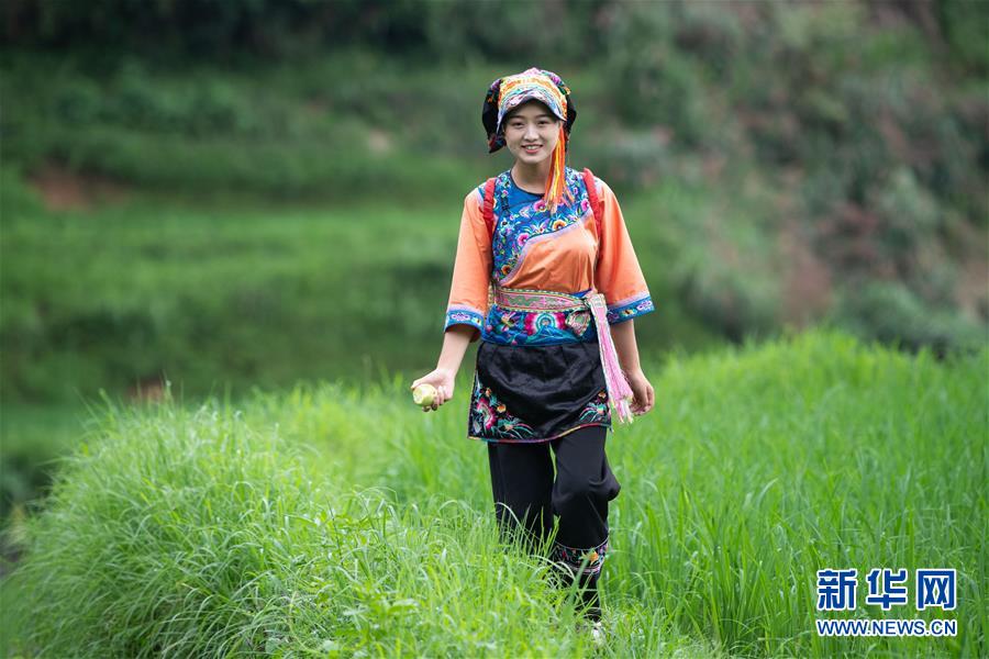 （新華全媒頭條&middot;走向我們的小康生活&middot;圖文互動(dòng)）（4）那山，那人，那苗寨&mdash;&mdash;十八洞村三代人的奮斗史