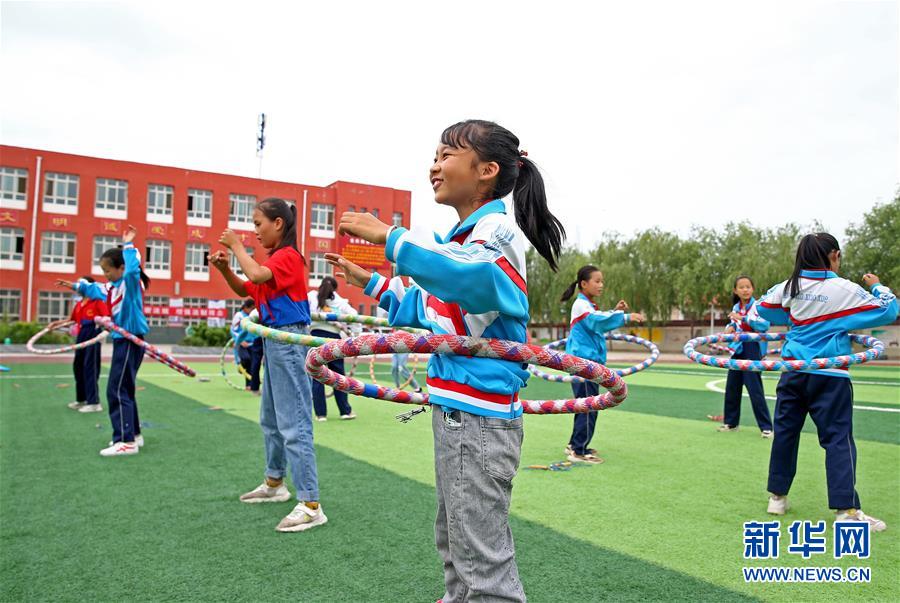 （新華全媒頭條&middot;走向我們的小康生活&middot;圖文互動(dòng)）（14）23萬(wàn)人的命運(yùn)轉(zhuǎn)折&mdash;&mdash;我國(guó)最大易地生態(tài)移民安置區(qū)的脫貧密碼