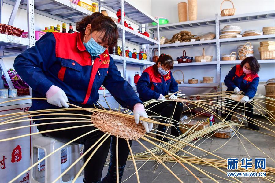 (新華全媒頭條·圖文互動(dòng))(2)黃土地上向陽(yáng)花開——來(lái)自山西深度貧困地區(qū)的脫貧故事