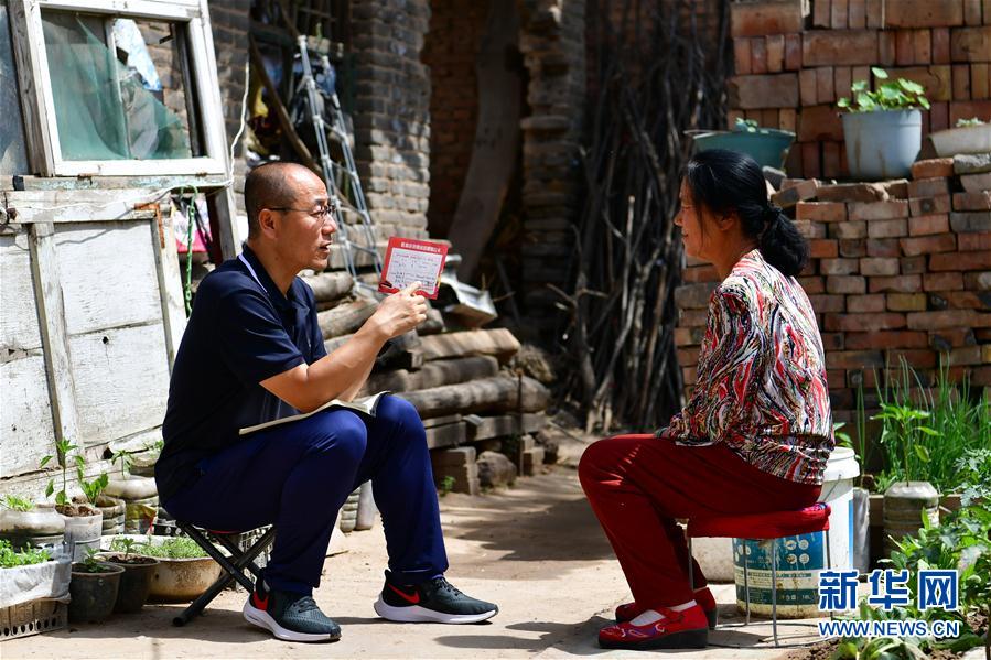 (新華全媒頭條·圖文互動(dòng))(6)黃土地上向陽(yáng)花開——來(lái)自山西深度貧困地區(qū)的脫貧故事