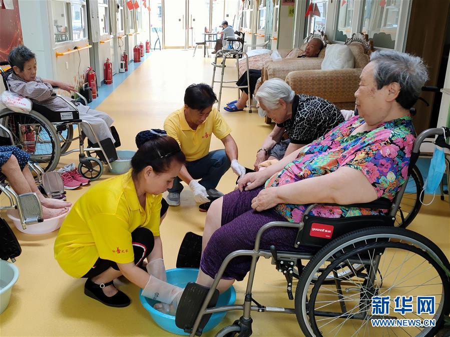 （走向我們的小康生活&middot;圖文互動）（3）北京&ldquo;老有所養(yǎng)&rdquo;的床邊、身邊、周邊事