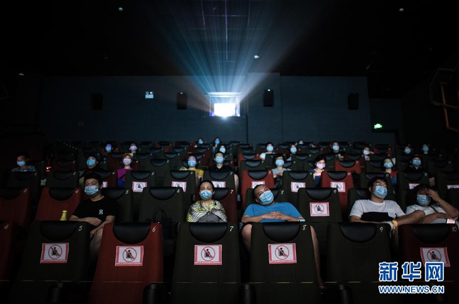 （在習(xí)近平新時(shí)代中國特色社會(huì)主義思想指引下&mdash;&mdash;新時(shí)代新作為新篇章&middot;習(xí)近平總書記關(guān)切事&middot;圖文互動(dòng)）（1）消費(fèi)回暖市聲新&mdash;&mdash;內(nèi)需動(dòng)力不斷釋放的市場觀察