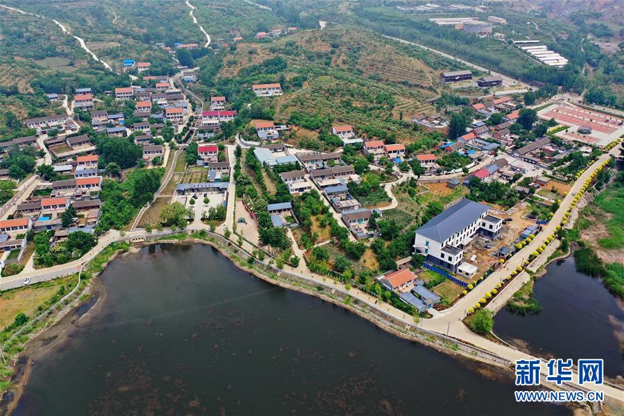 （走向我們的小康生活&middot;圖文互動）（1）小山村辦起&ldquo;騎行俱樂部&rdquo;&mdash;&mdash;鄉(xiāng)村變富變美帶來的新鮮事