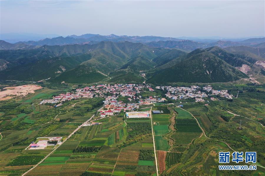 （新華全媒頭條&middot;走向我們的小康生活&middot;圖文互動）（13）長城腳下，小康村串成&ldquo;珍珠鏈&rdquo;