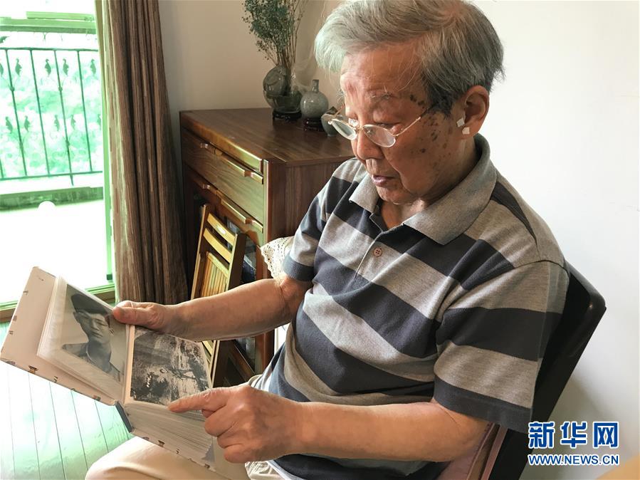 （紀念抗美援朝70周年&middot;圖文互動）戰(zhàn)地金達萊，花兒為誰開？&mdash;&mdash;記志愿軍老戰(zhàn)士文工隊員任紅舉